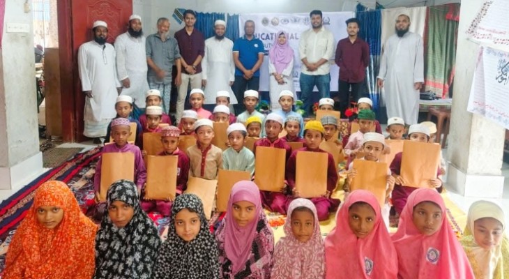 কুবি লিও ক্লাবের সুবিধাবঞ্চিত শিক্ষার্থীদের মাঝে শিক্ষা সামগ্রী বিতরণ